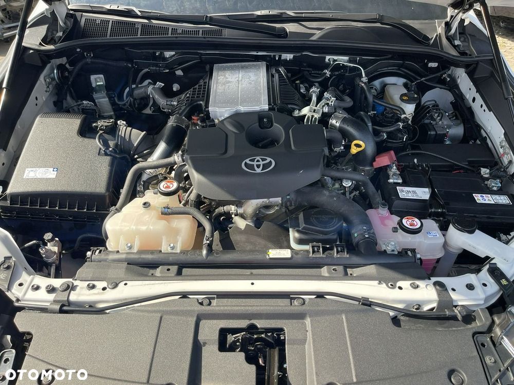 Toyota Hilux 4x4 Double Cab Autm GR Sport - 17