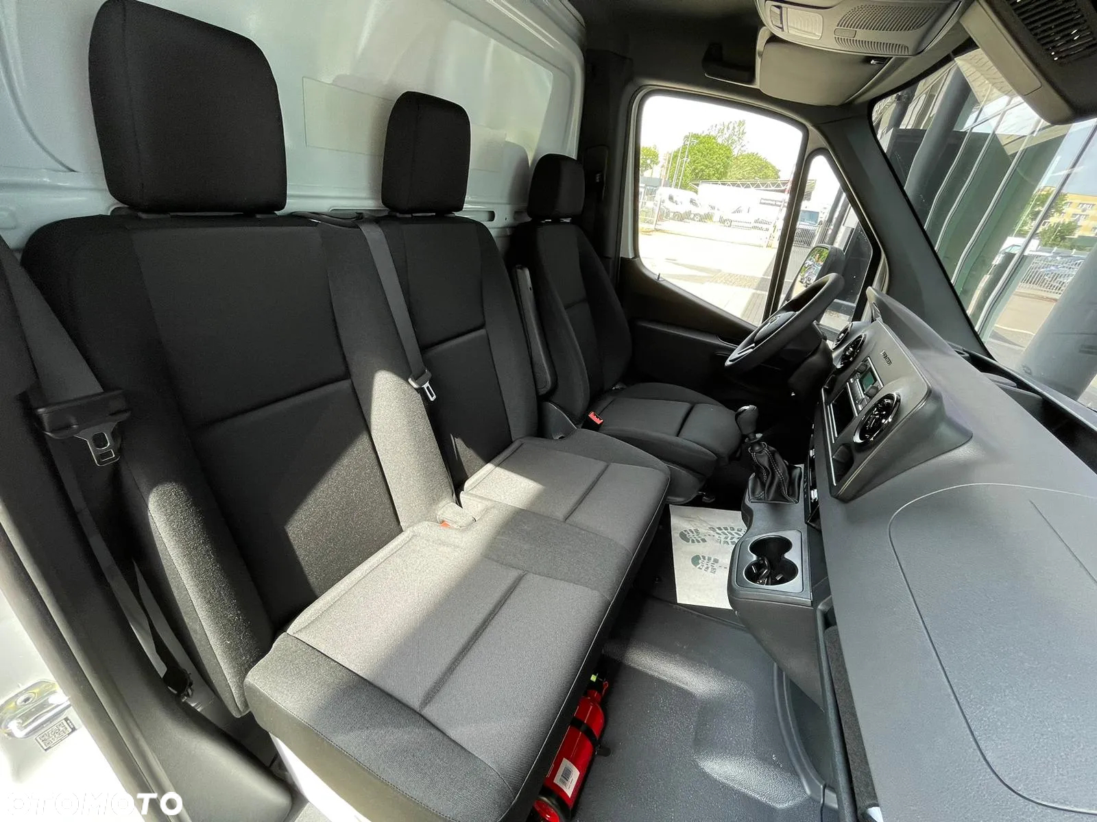 Mercedes-Benz Sprinter - 9