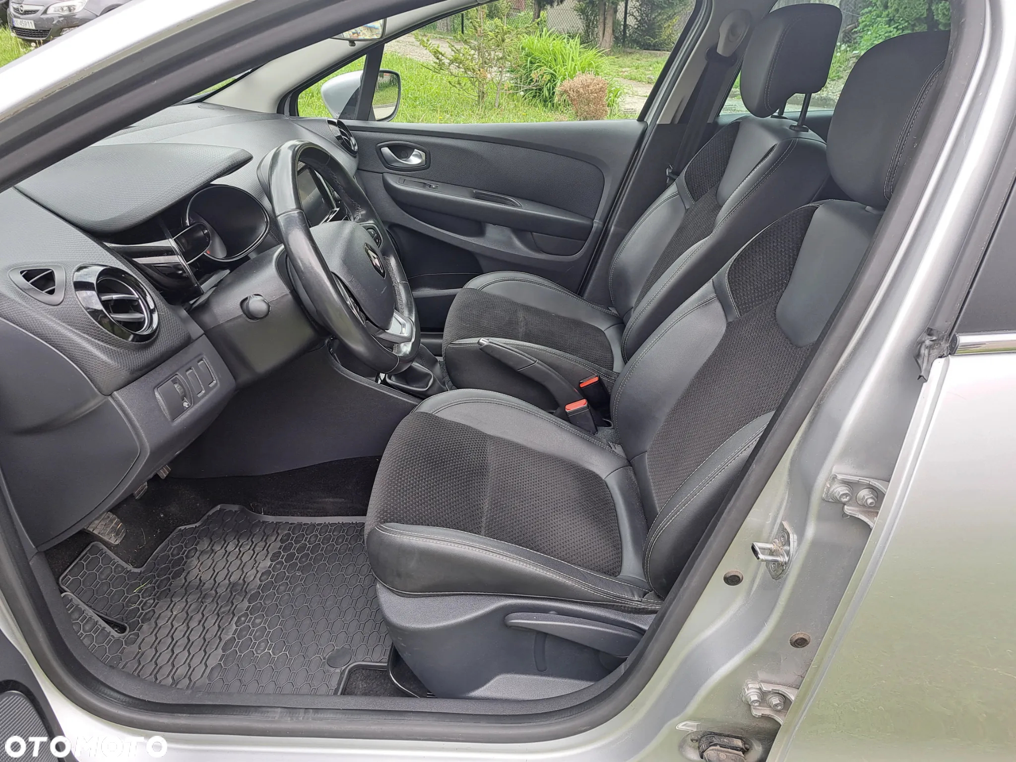 Renault Clio - 28