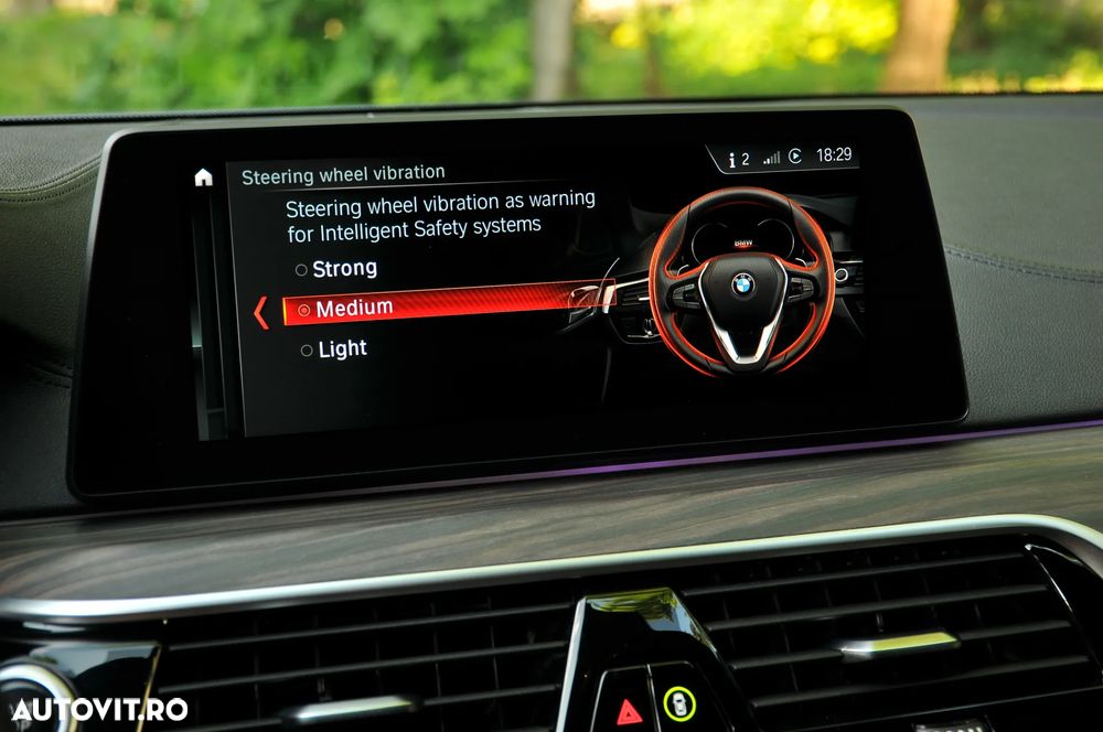 BMW Seria 5 520d AT - 31