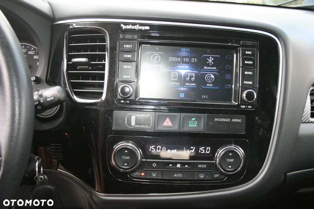 Mitsubishi Outlander 2.0 Invite + 2WD - 17