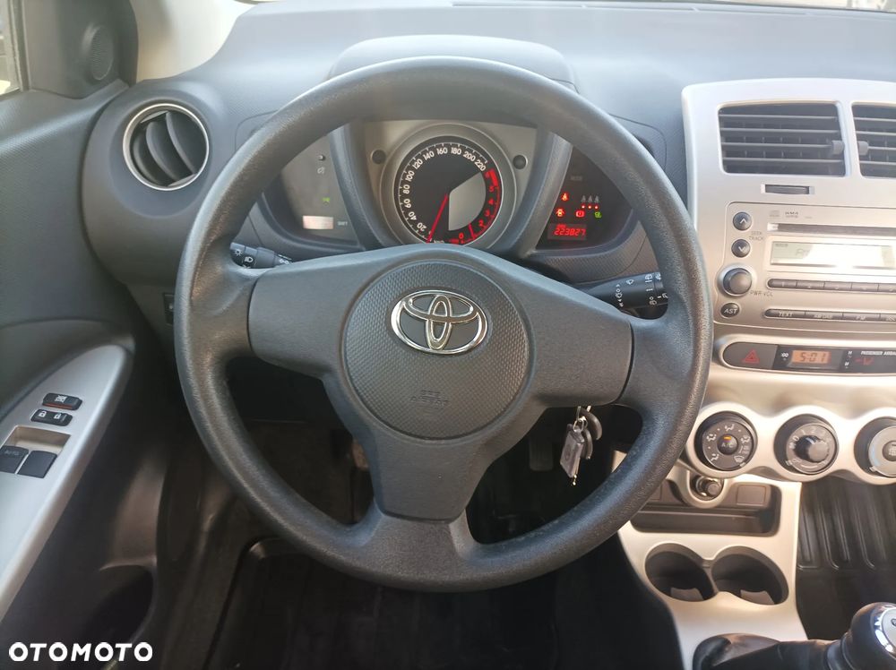 Toyota Urban Cruiser 1.4 D-4D 4x4 Life - 23