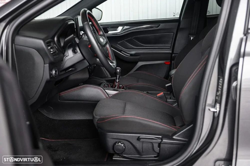 Ford Focus SW 1.0 EcoBoost ST-Line - 19
