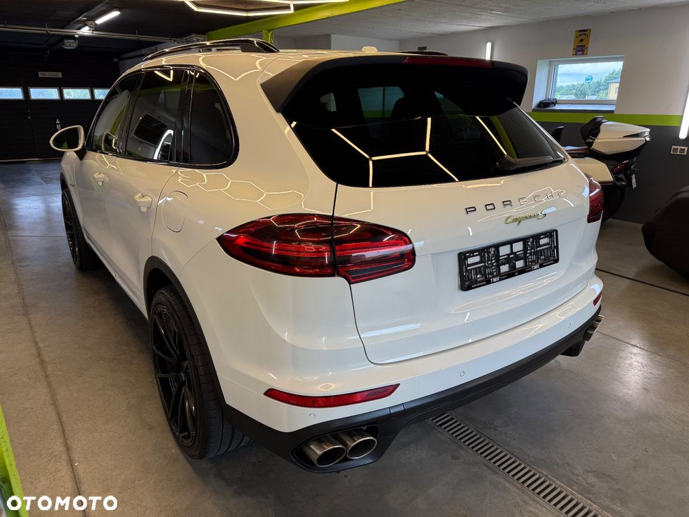 Porsche Cayenne S E-Hybrid - 6