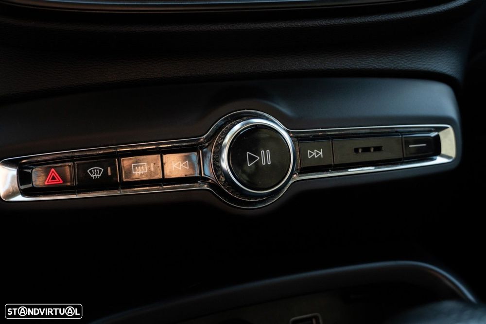 Volvo XC 40 1.5 T3 Tech Edition - 38