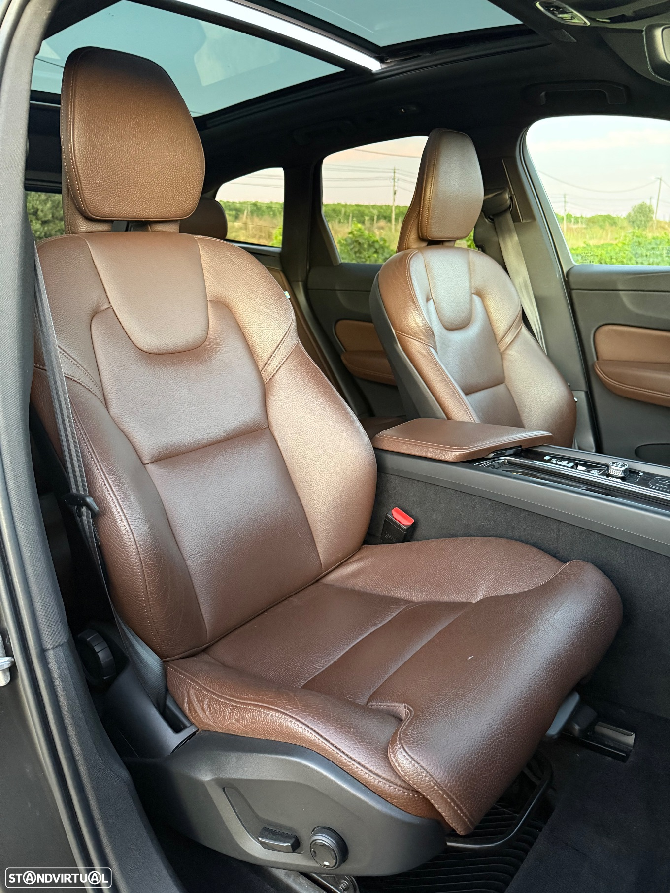 Volvo XC 60 2.0 T6 PHEV R-Design AWD - 4