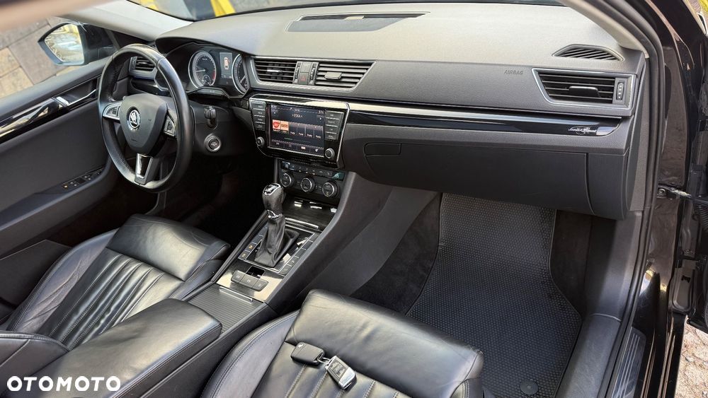 Skoda Superb 2.0 TDI DSG L&K - 32