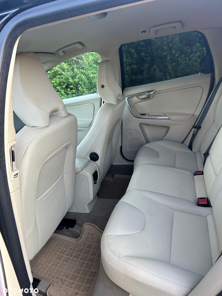 Volvo XC 60 D4 Momentum - 5