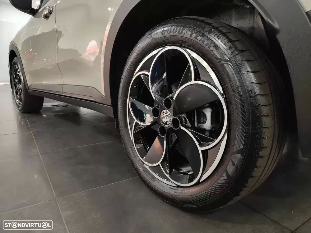 Alfa Romeo Junior Elletrica 50 kWh Launch Edition - 31