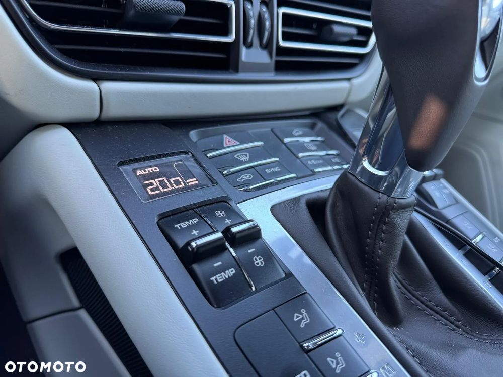 Porsche Macan Standard - 18