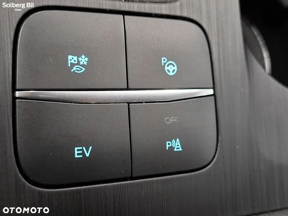 Ford Kuga 2.5 Duratec PHEV ST-LINE - 18