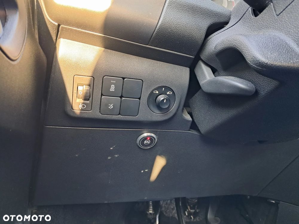 Peugeot 301 1.6 VTi Active - 30