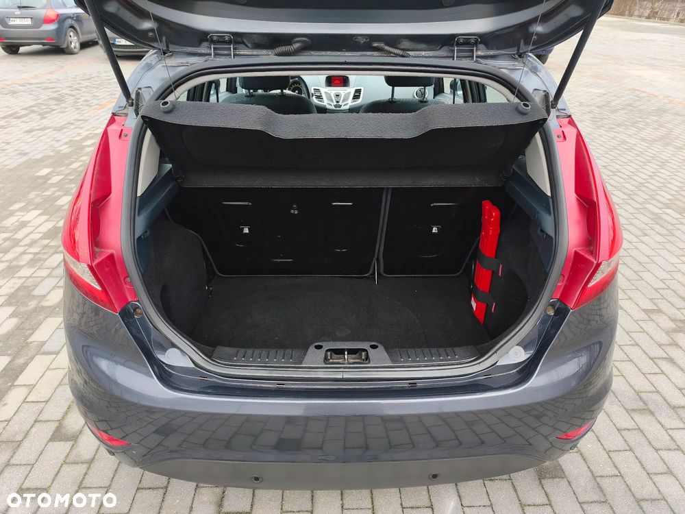 Ford Fiesta 1.25 Ghia - 31