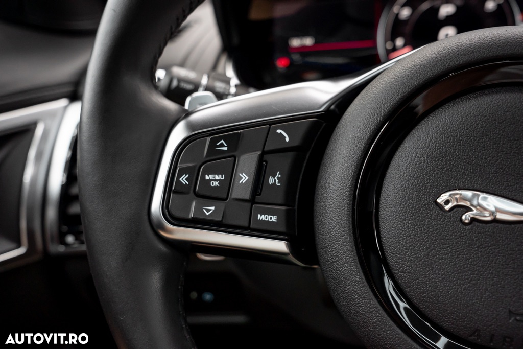 Jaguar F-Type Coupe P300 Aut. R-Dynamic - 32