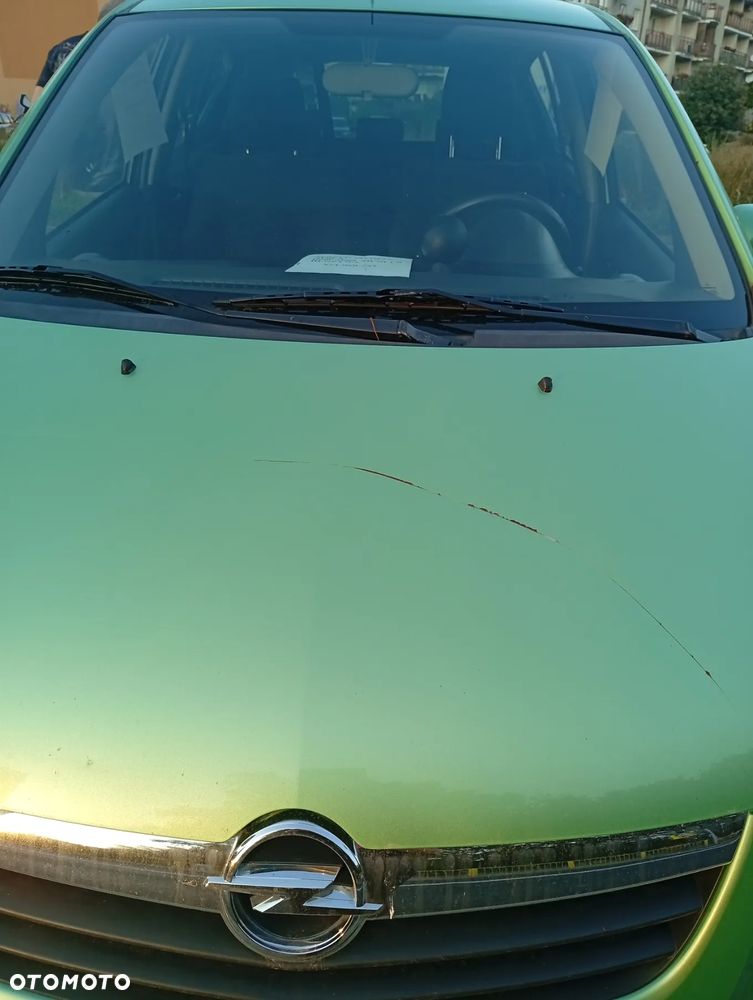 Opel Agila 1.0 12 V - 12