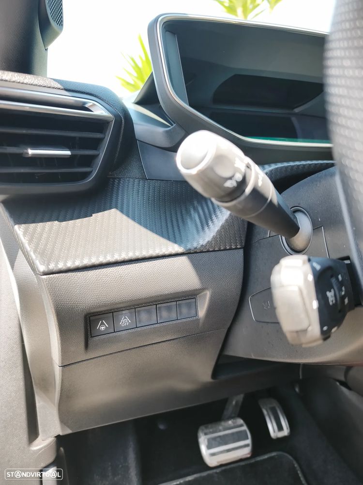 Peugeot e-2008 GT - 12