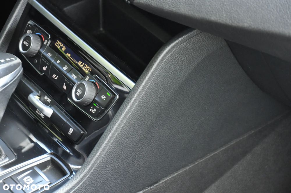 BMW Seria 2 218d Advantage sport - 33