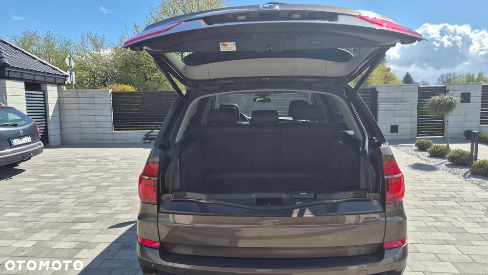 BMW X5 xDrive35i Edition Exclusive - 23