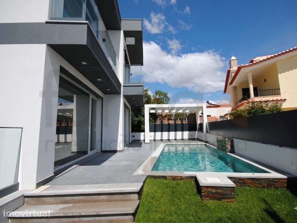 MORADIA T3 COM PISCINA E VISTA DE MAR - Grande imagem: 2/41