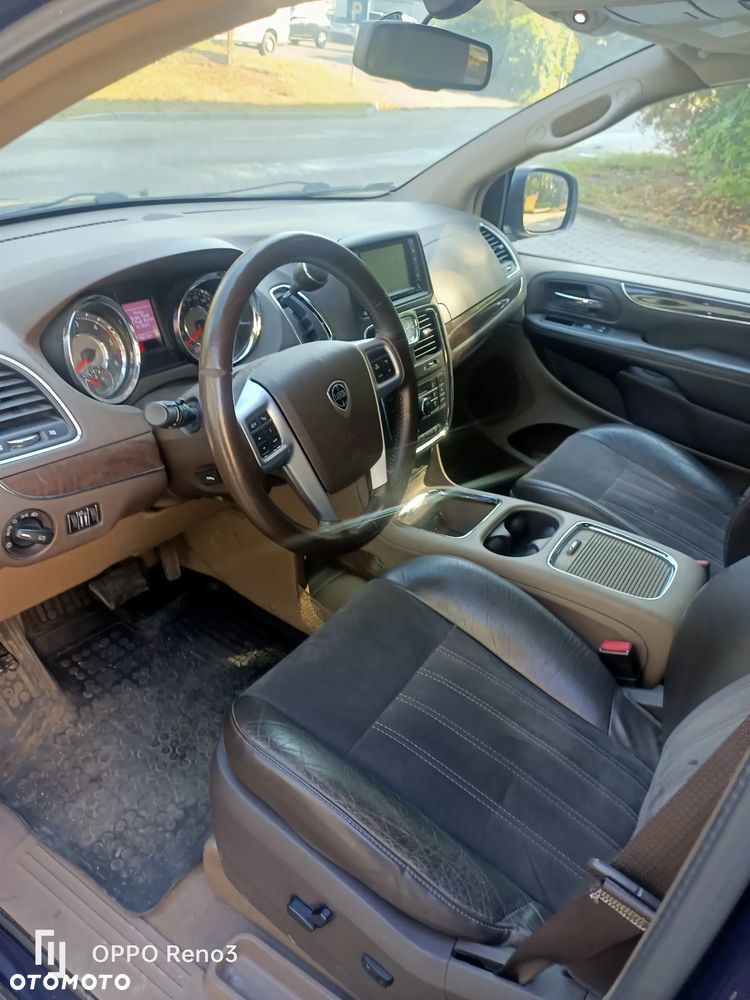 Lancia Voyager - 8
