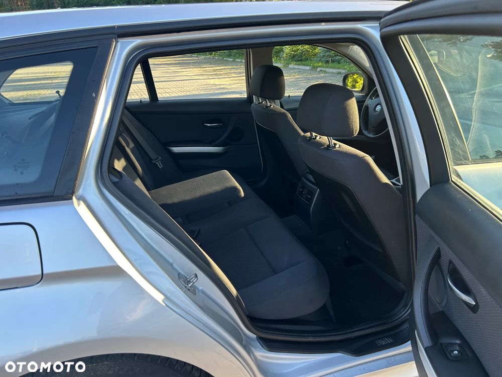 BMW Seria 3 318i Edition Exclusive - 9