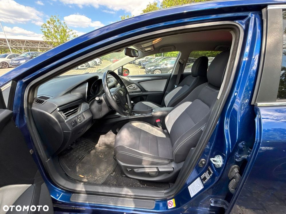 Toyota Avensis - 31