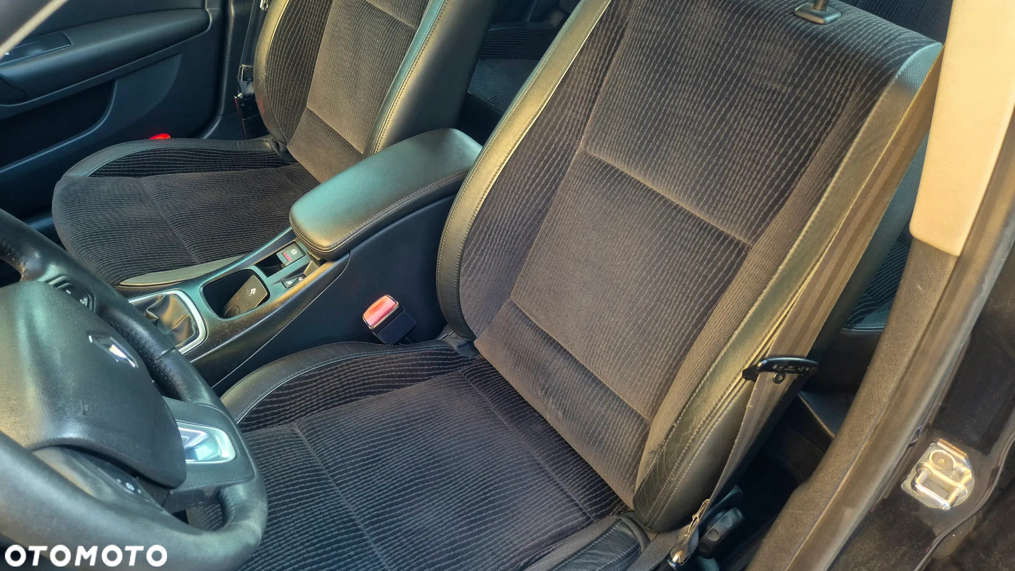 Renault Laguna Grandtour 2.0 dCi FAP Exception - 12