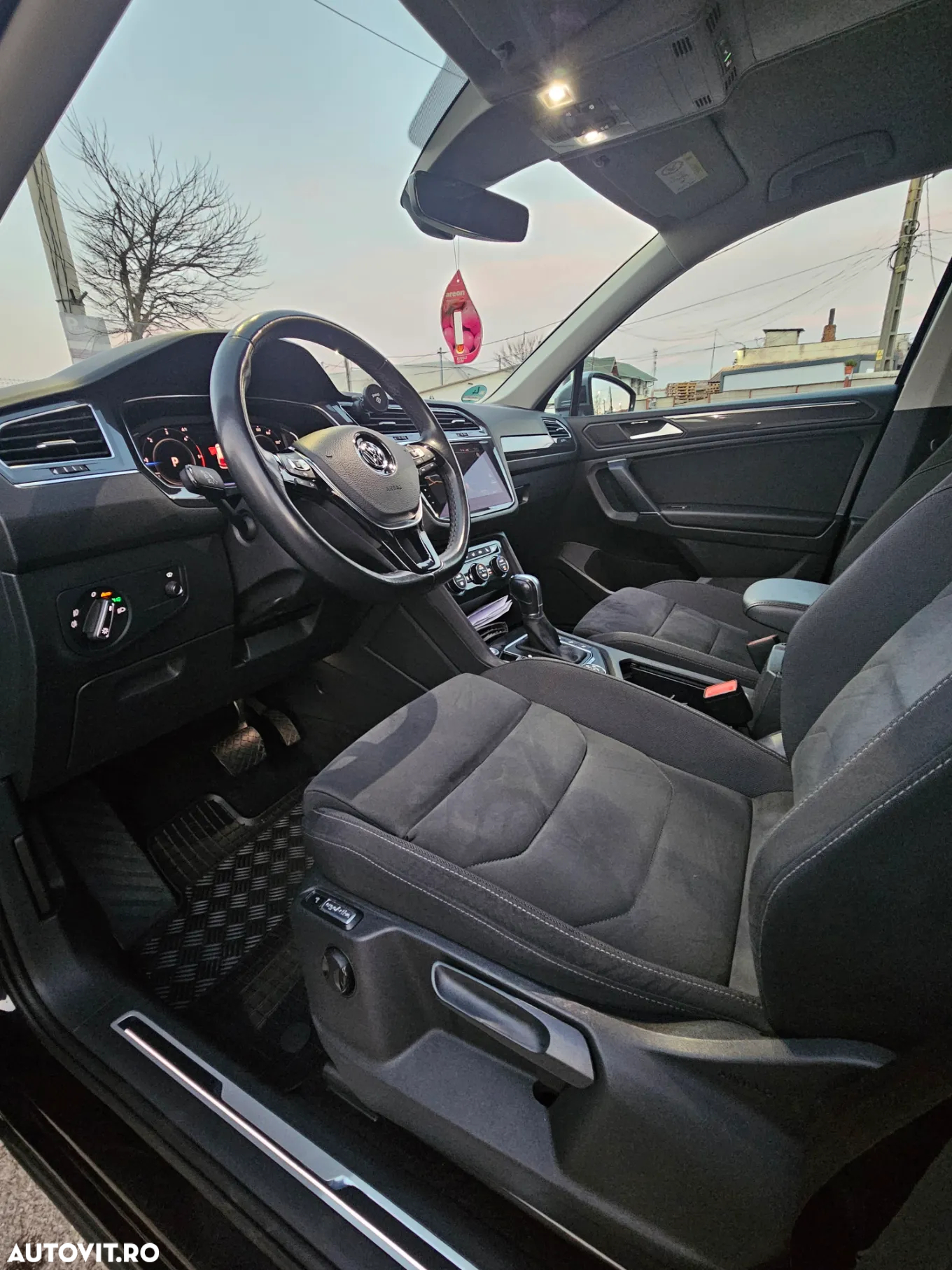 Volkswagen Tiguan Allspace 2.0 TDI SCR 4Motion DSG Highline - 22