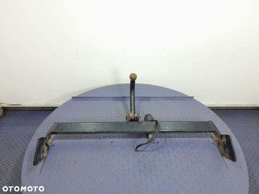 HYUNDAI I30 I LIFT KOMBI HAK HOLOWNICZY DO PRZYCZEPY 7 PIN - 8