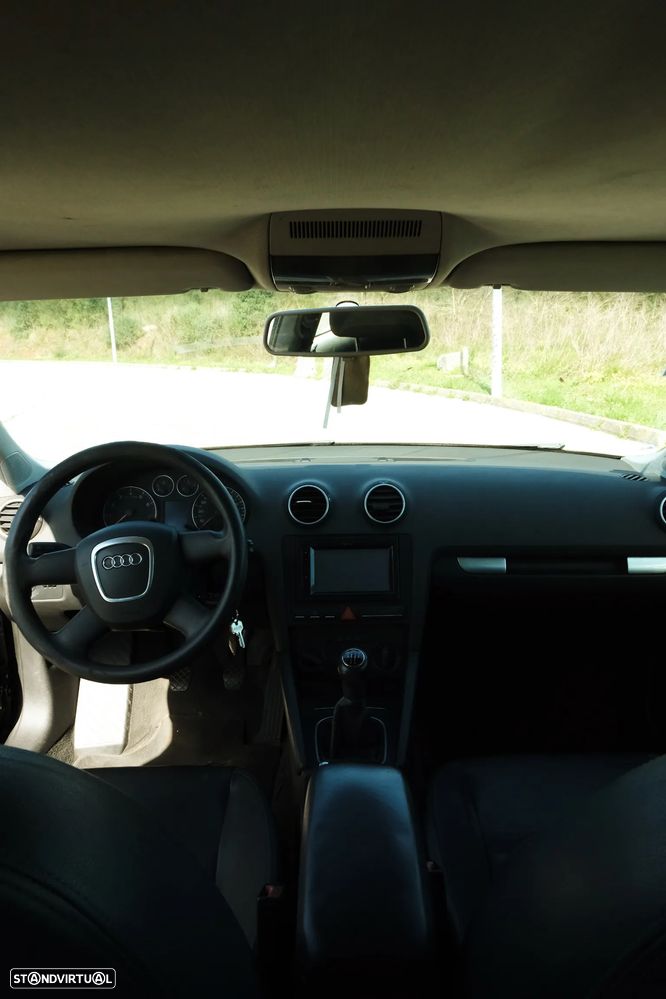 Audi A3 1.6 FSI Attraction - 23