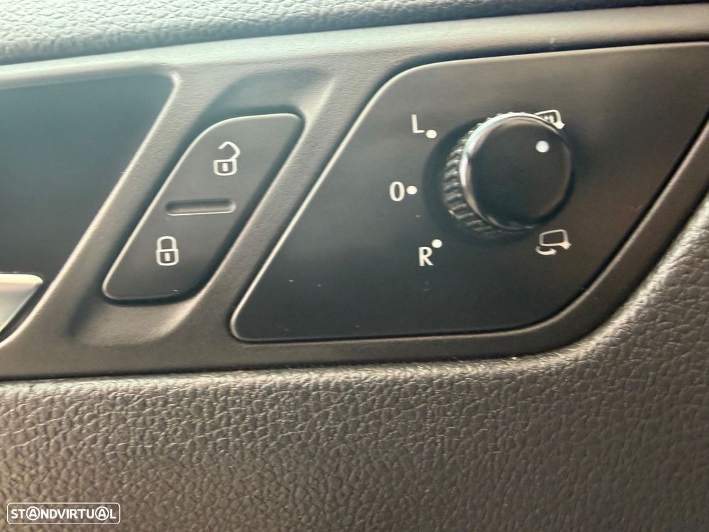 VW Jetta 1.6 TDi Confortline - 20