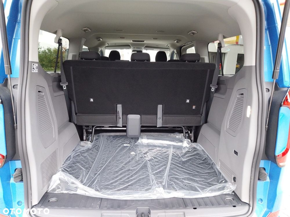 Volkswagen Caravelle Life silnik: 2,0 l TDI 150 KM / skrzynia biegów: 8-biegowa automatyczna rozstaw osi: 3500 mm - 14