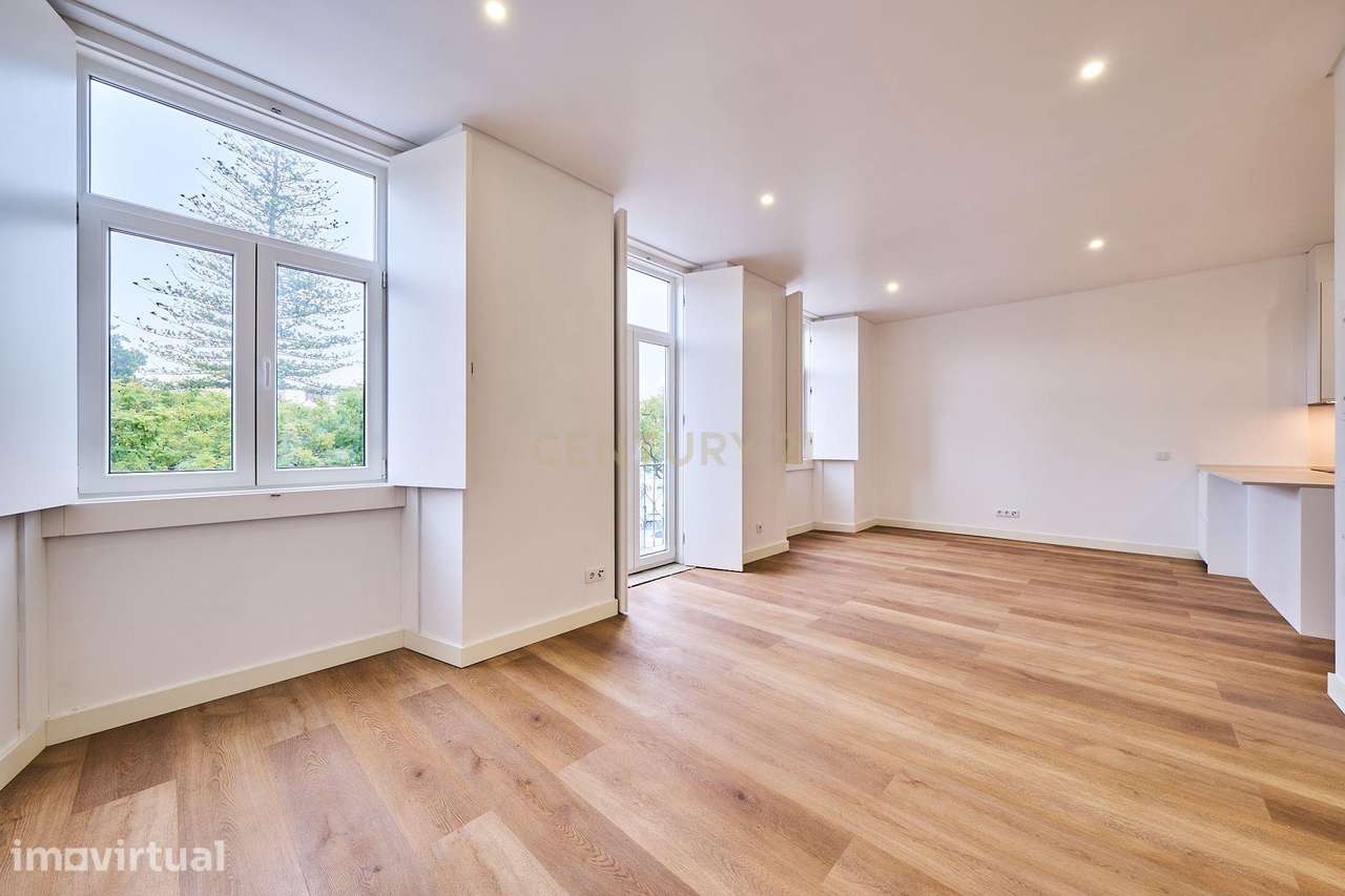 Apartamento T2 de Prestígio Totalmente Renovado na Avenida Luísa Todi - Grande imagem: 2/20