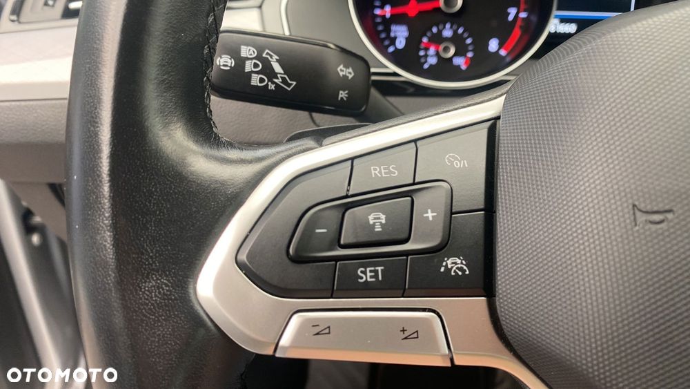 Volkswagen Passat - 22