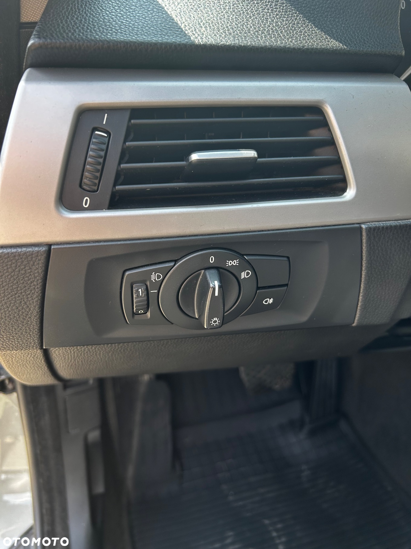 BMW Seria 3 320i Touring - 10