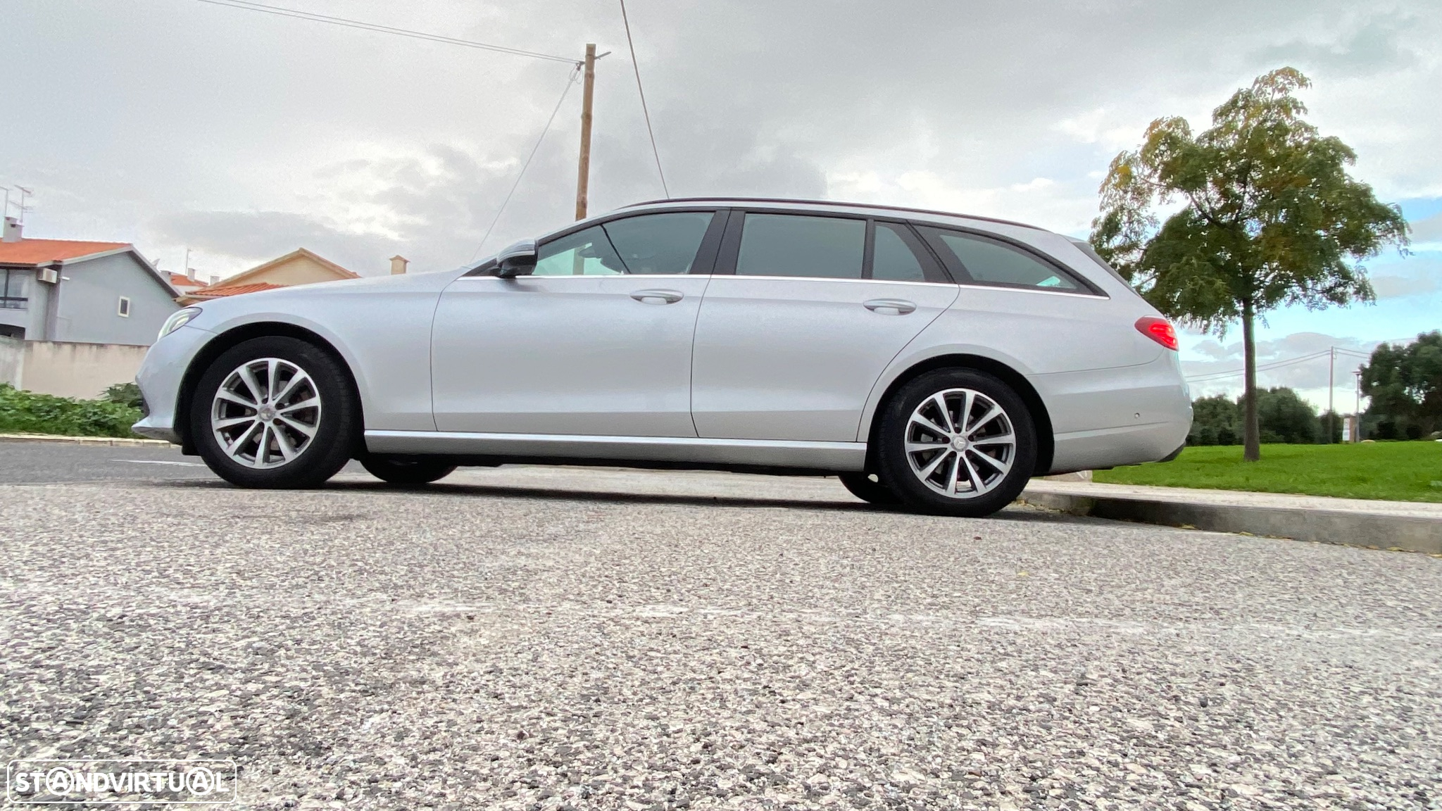 Mercedes-Benz E 220 d T 9G-TRONIC Avantgarde - 19