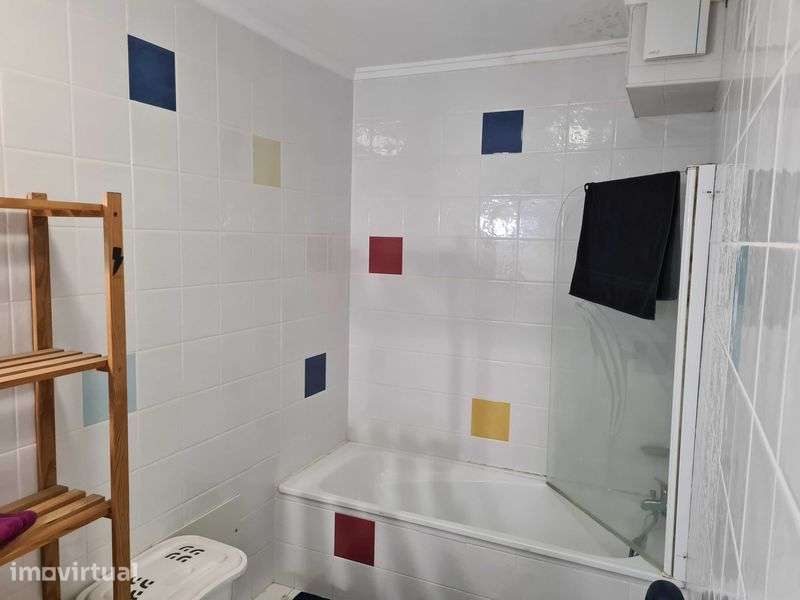 Apartamento T2 na Rua do Conde de Campo Bello 105 - Grande imagem: 5/11