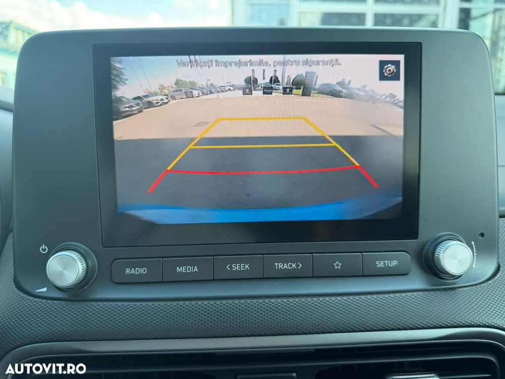 Hyundai KONA Select - 18
