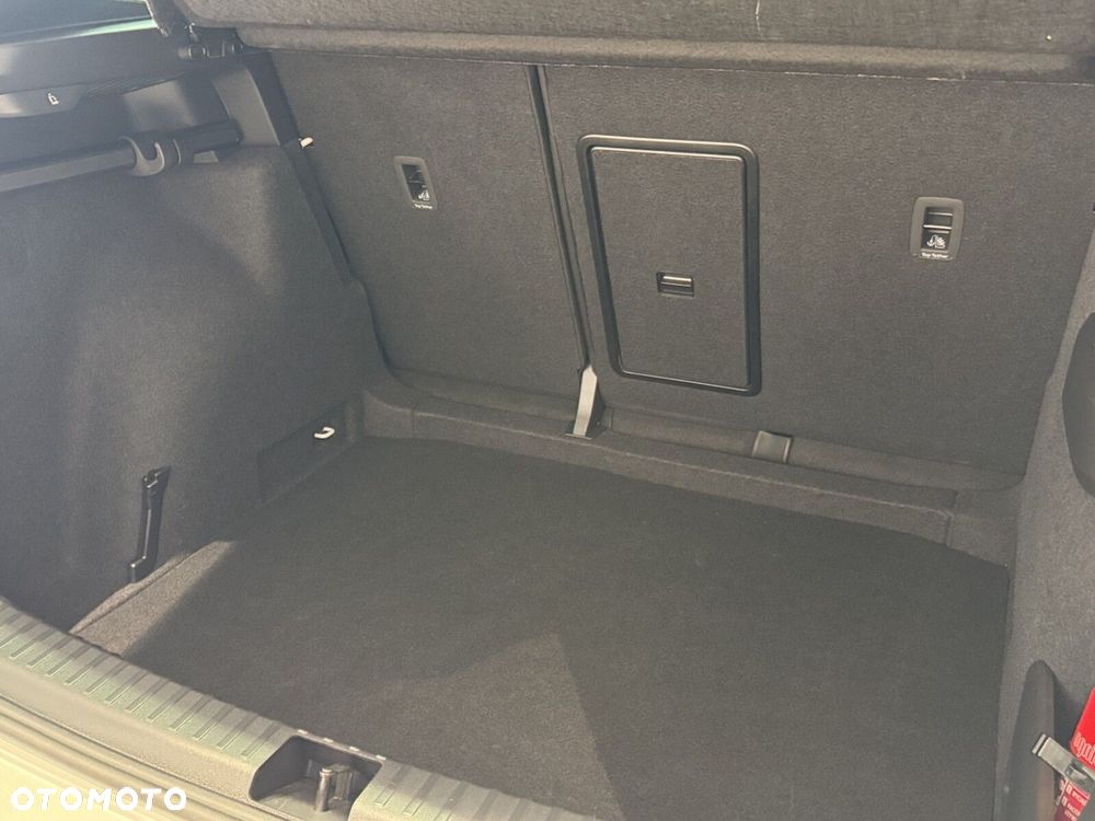 Skoda Karoq 1.5 TSI ACT Selection DSG - 37