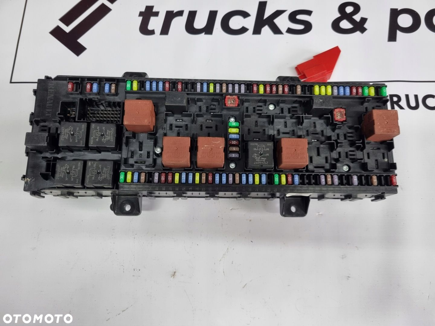 PŁYTA BEZPIECZNIKÓW SKRZYNKA RENAULT GAMA T RANGE 23439363 P03 - 2