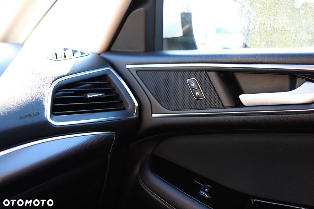 Ford S-Max 2.0 EcoBlue Titanium - 21