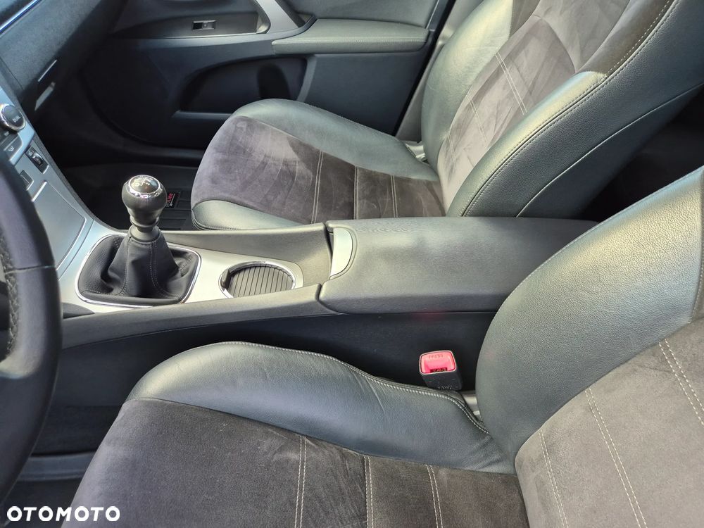 Toyota Avensis - 15