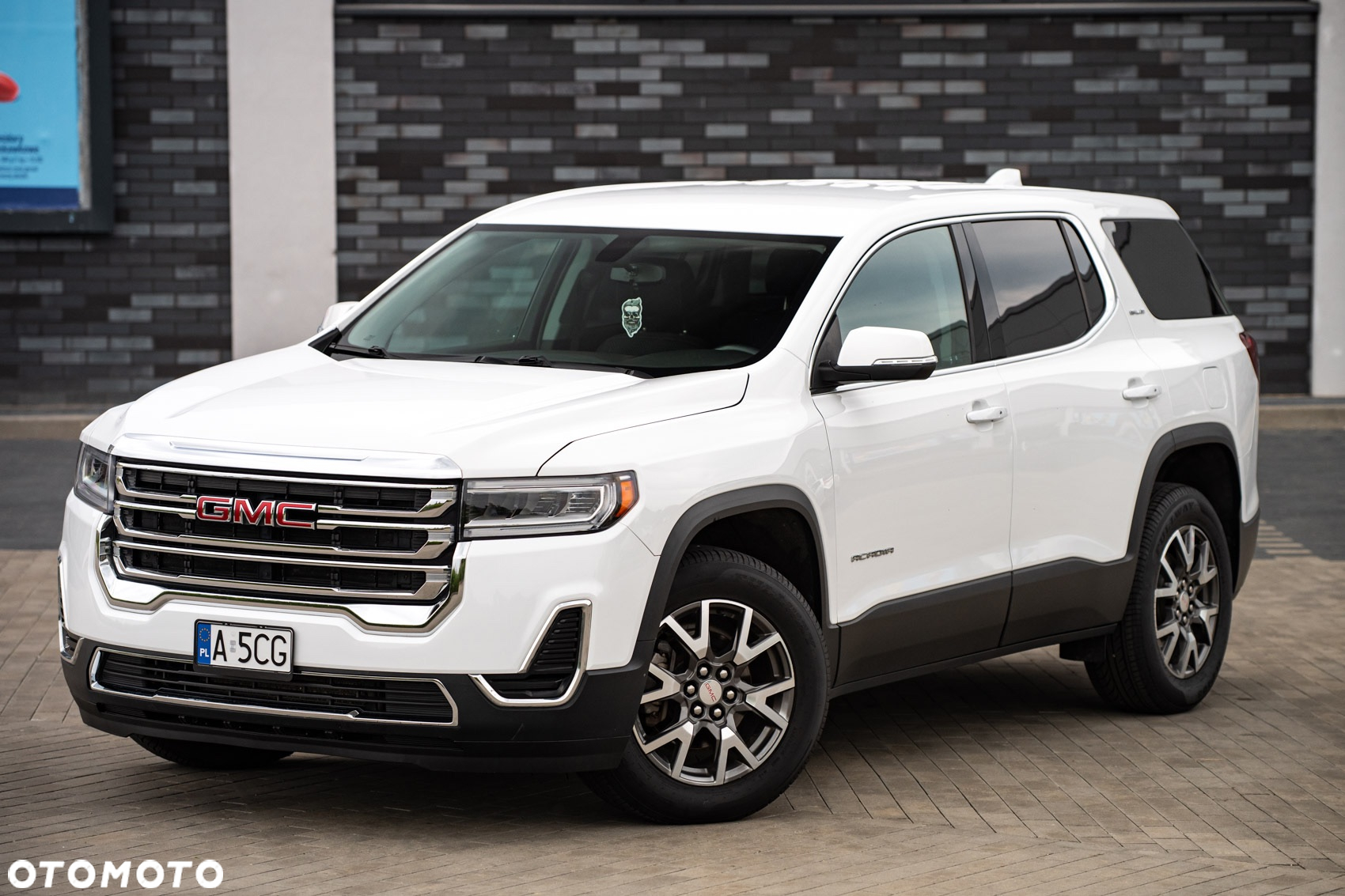 GMC Acadia - 4
