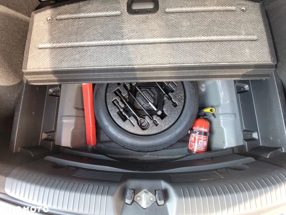 Hyundai i30 1.5 DPI Classic + - 27