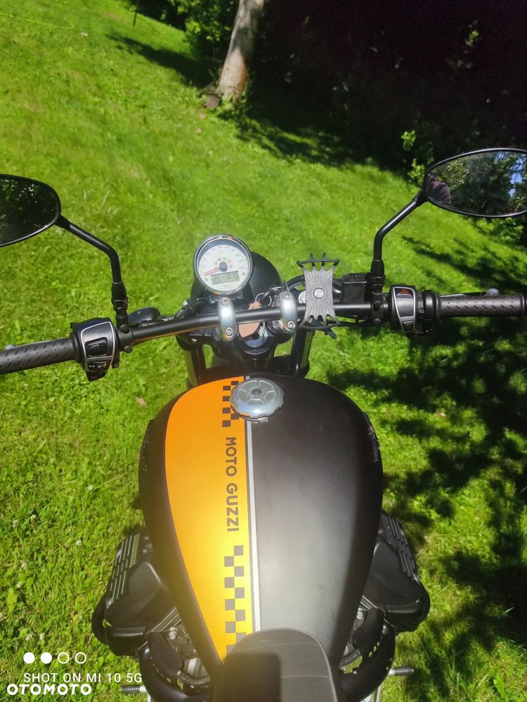 Moto Guzzi V9 - 1