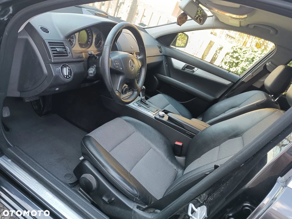 Mercedes-Benz Klasa C 220 CDI DPF Automatik Avantgarde - 27