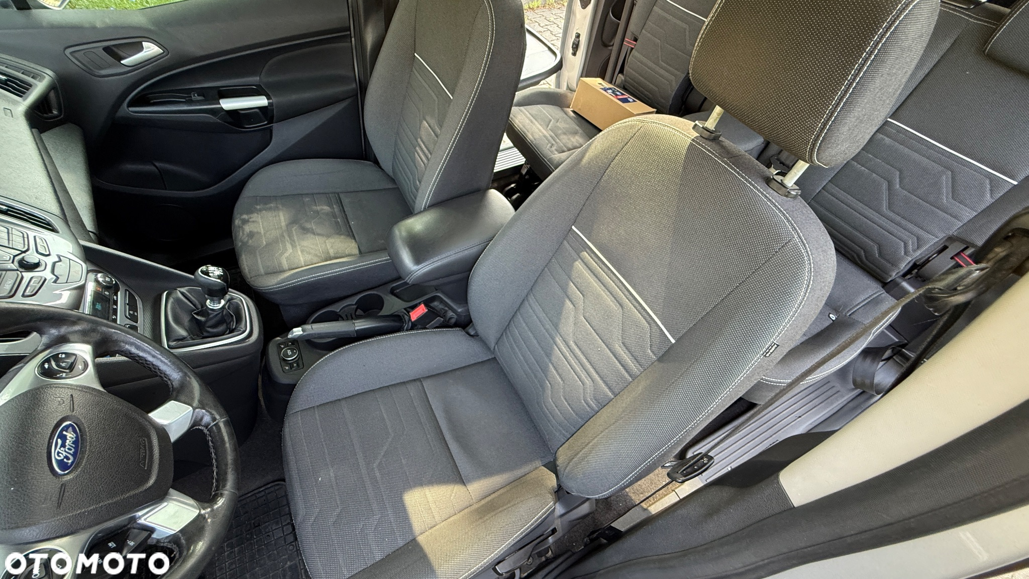 Ford Tourneo Connect 1.5 TDCi Titanium - 26