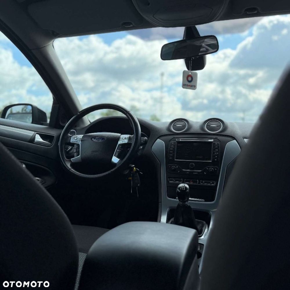 Ford Mondeo - 28