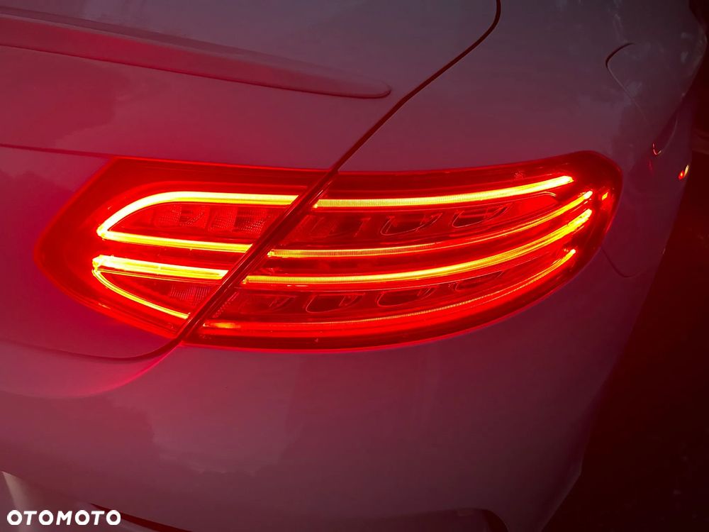 Mercedes-Benz Klasa C 300 Coupe 7G-TRONIC AMG Line - 8