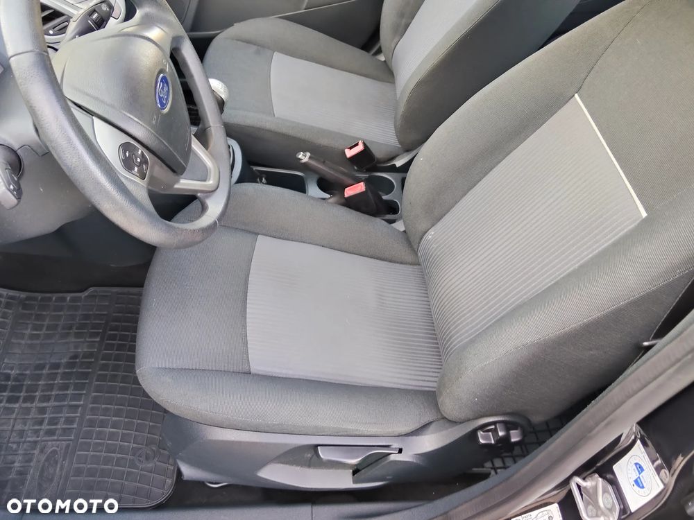 Ford Fiesta 1.25 Ambiente - 26
